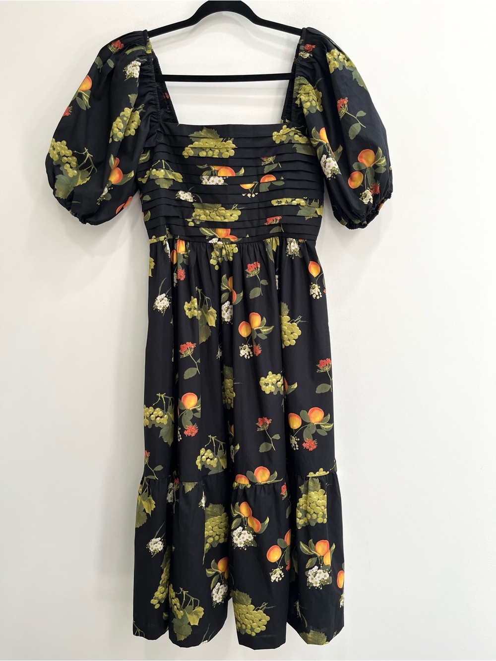 Abercrombie & Fitch Emerson Puff Sleeve Midi Dress Black Fruit Print Medium NWT